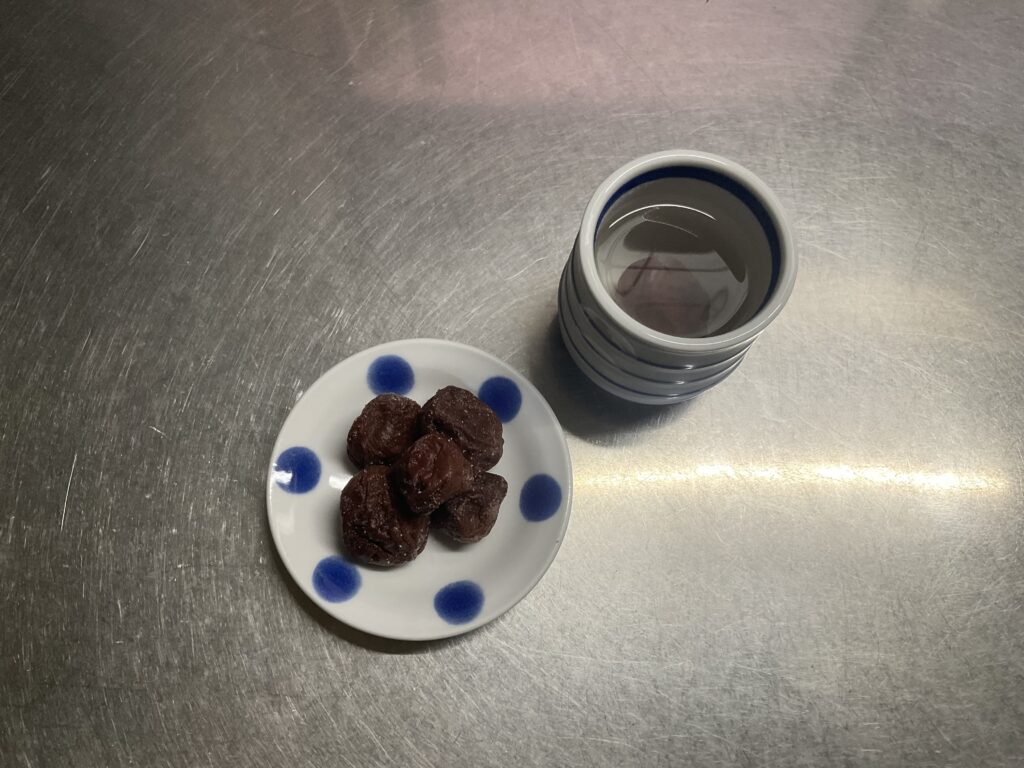 梅干しと温湯